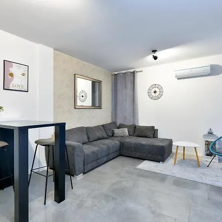 Relax Apartments Novalja Exterior photo