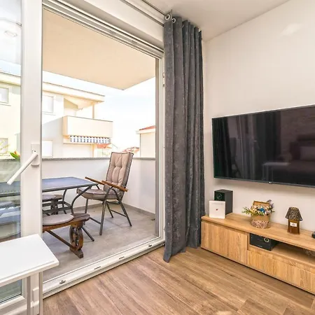 Relax Apartments Novalja Exterior photo