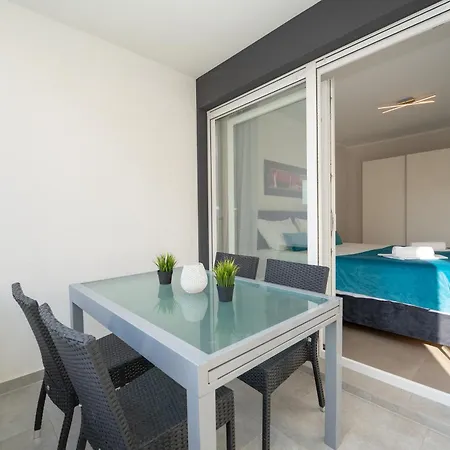 Relax Apartments Novalja Exterior photo