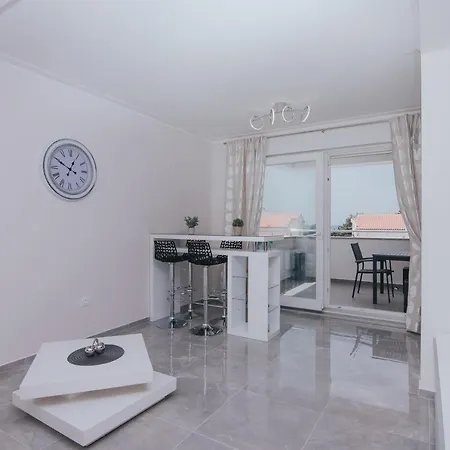 Relax Apartments Novalja Exterior photo