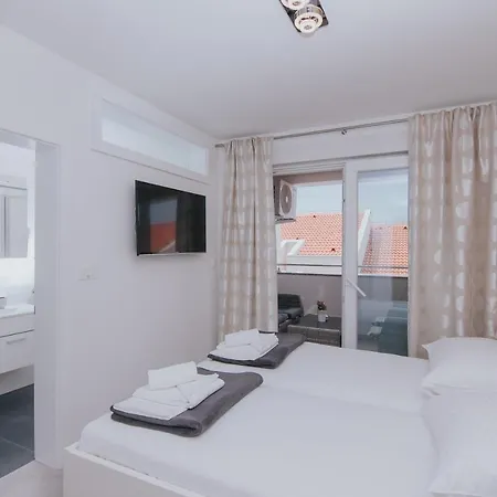 Relax Apartments Novalja Exterior photo