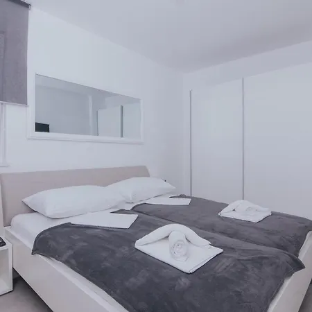 Relax Apartments Novalja Exterior photo